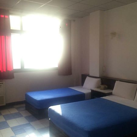 Thairungruang Hotel Сураттхани Экстерьер фото