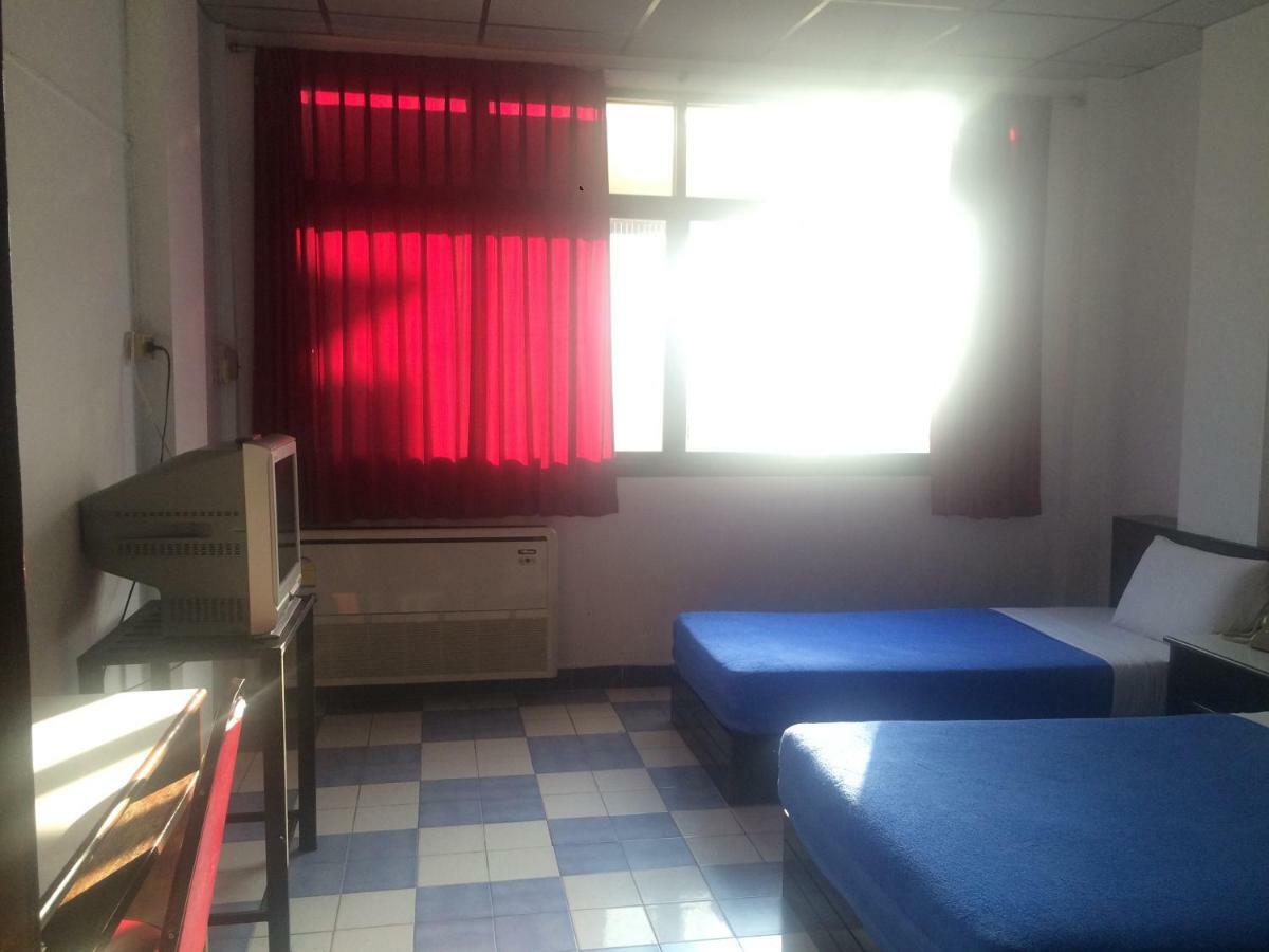 Thairungruang Hotel Сураттхани Экстерьер фото