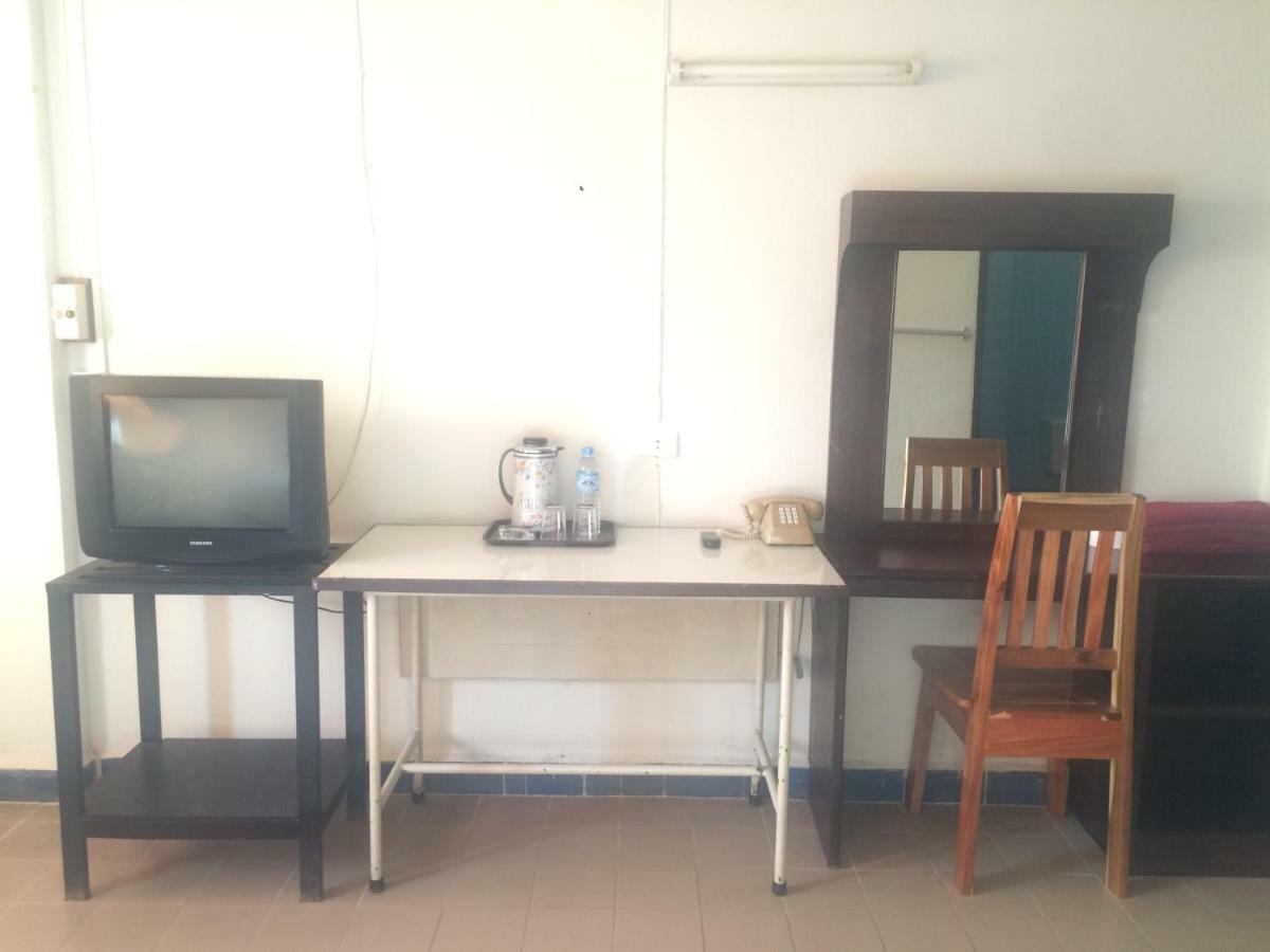 Thairungruang Hotel Сураттхани Экстерьер фото