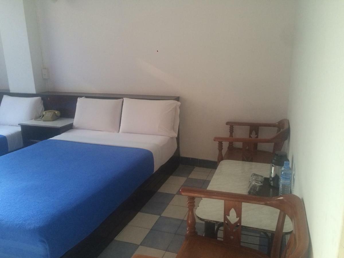 Thairungruang Hotel Сураттхани Экстерьер фото