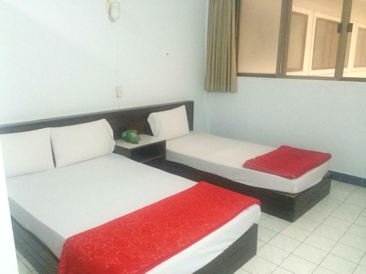 Thairungruang Hotel Сураттхани Экстерьер фото